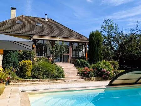 villa 7 pièces 163 m²