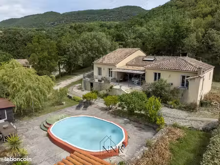villa 180 m² avec piscine  mazet en pierre et 5200m² de terrain