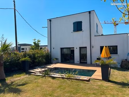 villa f5 avec piscine sur terrain 305 m2