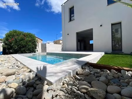 perols centre villa contemporaine avec piscine