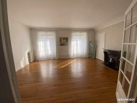 grand appartement 140m2 avec grenier