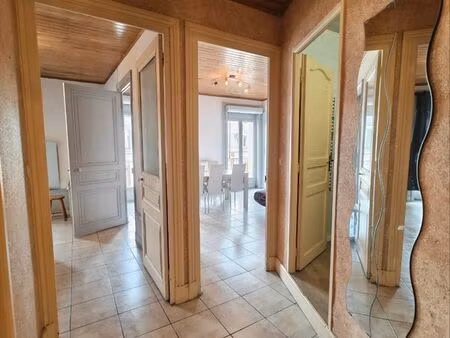 appartement 2 pièces lumineux avec balcon • 56 m² • dernier étage • fort potentiel • secte