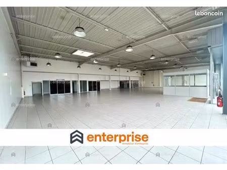 local commercial 1 677 m²