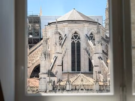 rare opportunité. une adresse exceptionnelle pour ce superbe t2 totalement refait à neuf