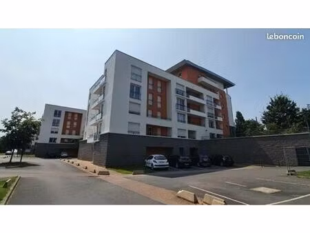 bel appartement 3 pièces avec parking intérieur