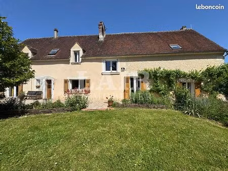 propriété 7 pièces 253 m²