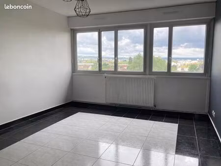 loue appartement 80m avec garage