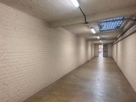 parking/box 100 m² lens