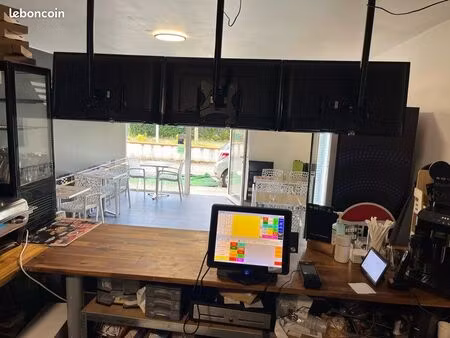 local commercial / fast-food & pizza