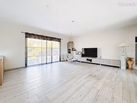 maison carbon blanc 135 m2 plain pied plus double garage 48m2 carrelé  isolé