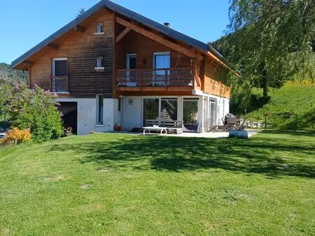 maison individuelle de type chalet