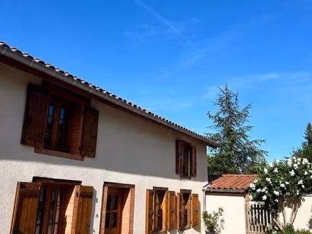 maison de bourg de 122 m² avec grand jardin  piscine hors sol et dépendances