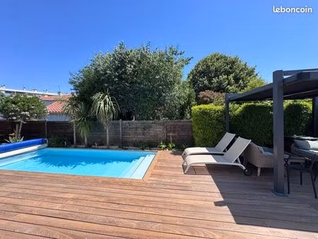 villa rénovée 4 chambres piscine jardin