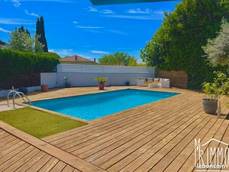 villa 8 pièces 240 m²