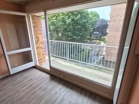 bel appartement t2 traversant (52m²) - balcon  parking & ascenseur - métro canteleu