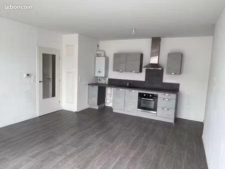 t2 - 45m2 lille five - 174000