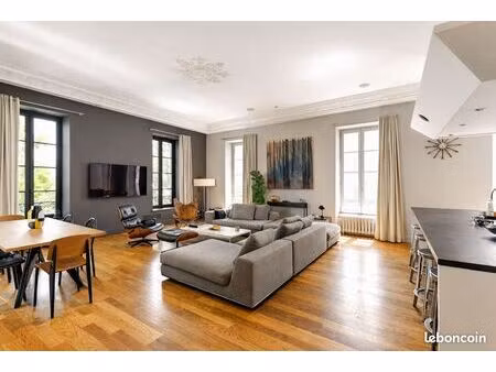 appartement 7 pièces 190 m²
