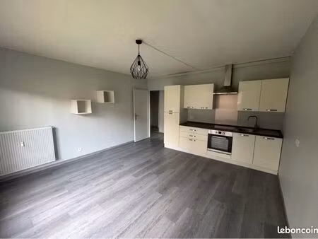 ? à vendre – charmant t2 avec balcon  cave et parking – saint-andré-lez-lille