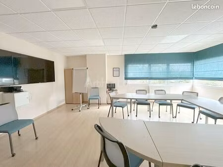 bureaux  autos 938 m²