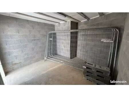 box de stockage sécurisé 14m² - hennebont - accès voiture facile