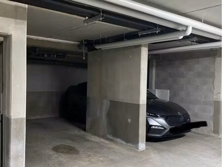 lot de places de parking