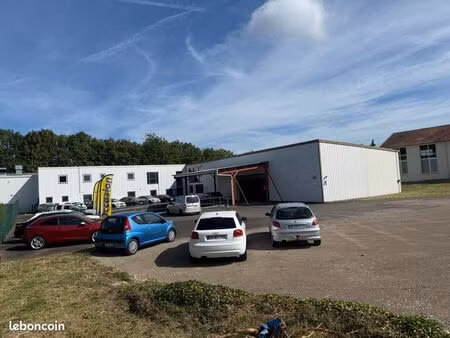 local 800m2