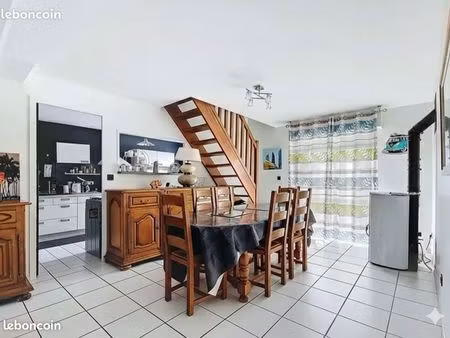 maison 104m2 .4 chambres