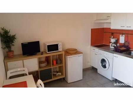 studio cabine meublé pour étudiant(e)