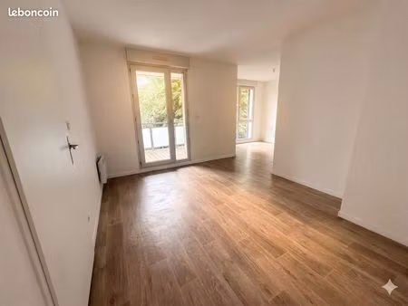 t2 lumineux avec balcon – quartier les arènes  toulouse