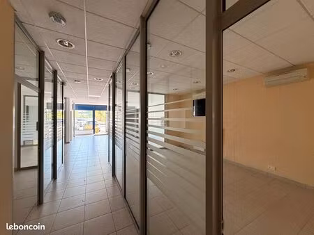 bureaux 146 m²