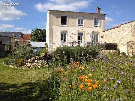 maison 6 pièces 145 m²
