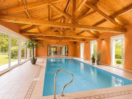 propriété 8 pièces 208 m²