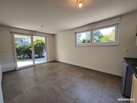 studio 1 pièce 31 m²
