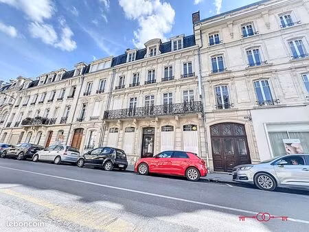 immeuble 12 pièces 268 m²
