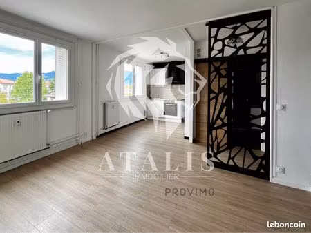 studio 1 pièce 28 m²