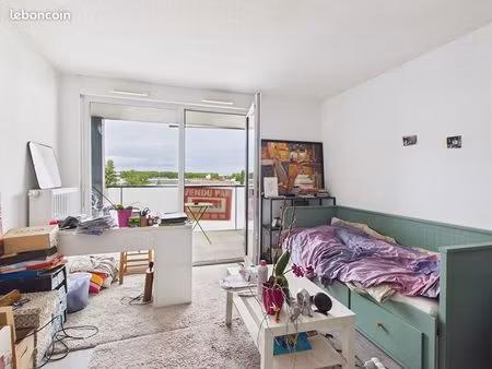 studio 1 pièce 28 m²