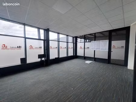 local 5800 m² angers