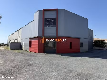 local 1000 m² sèvremoine