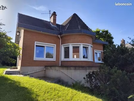 maison individuelle avec fort potentiel – centre-ville  secteur calme
