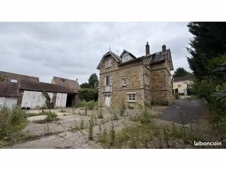 maison 6 pièces 105 m²