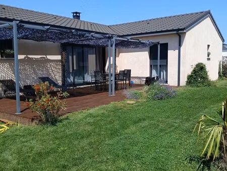 maison meublée récente 115 m² – 3 chambres – jardin – séméac