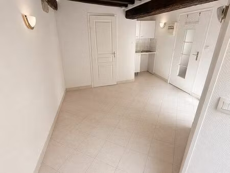 studio meublé de charme – 14 m² – disponible prochainement