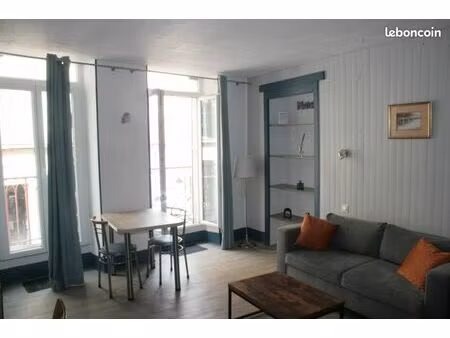 studio spacieux et très bien situé