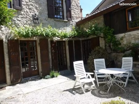 [haut-meylan] location d'un appartement dans une ancienne maison dans très beau cadre de c