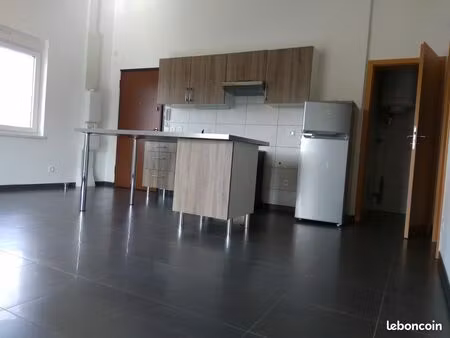 f2 récent 38 m² proche gare hagondange + 2 parkings