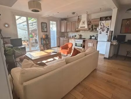 t3 + terrasse de 40m2 à figuerolles