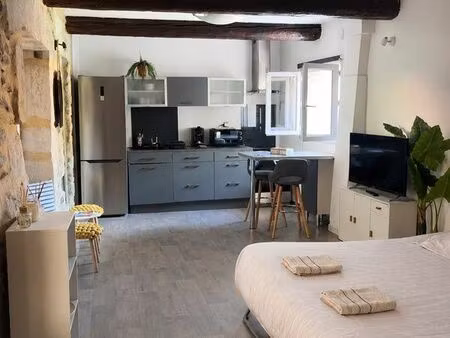 studio entièrement meublé de 26 m2 au cœur de sète