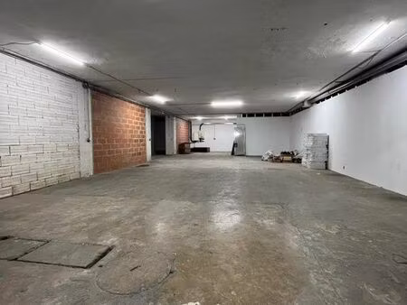 local de stockage 330 m² – proche a621 et hyper-centre
