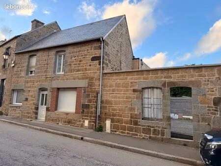 1 maison de bourg dispo juillet 1 chambre rdc