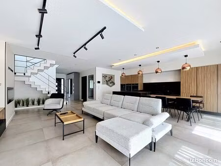 maison 6 pièces 142 m²
